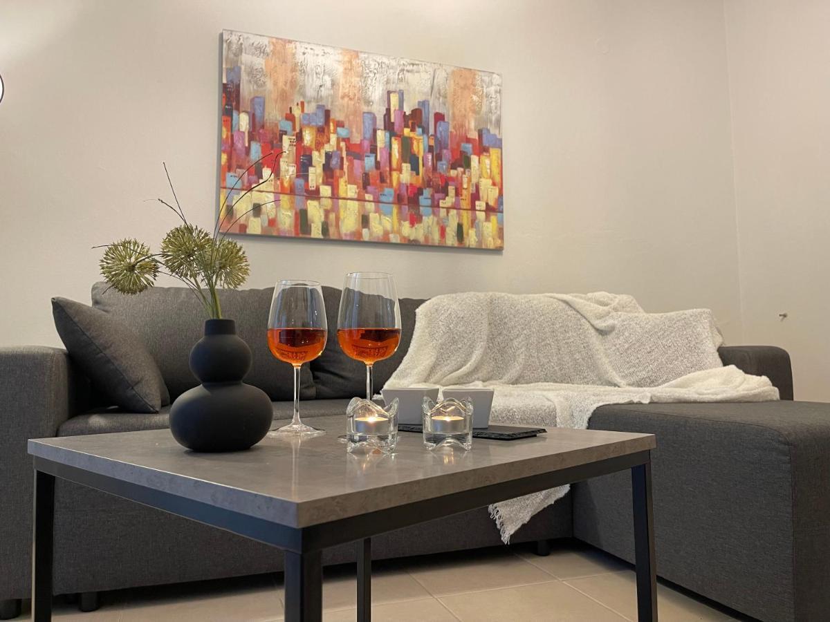 Green&Grey Apartment Kavala Bagian luar foto